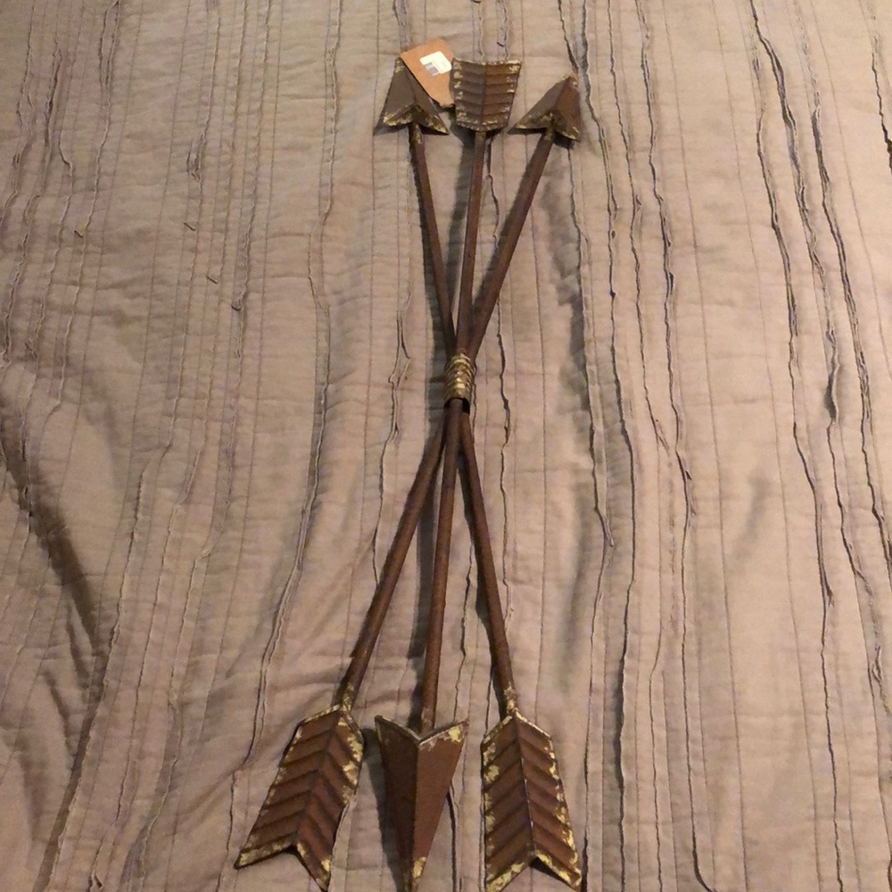 Arrow wall decor